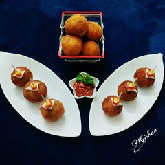 A picture of Cheese balls.
