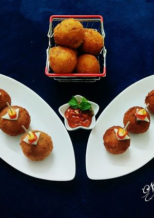 A picture of Cheese balls.