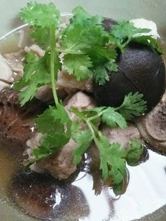 รูปของ ซี่โครงหมูตุ๋นเห็ดหอม