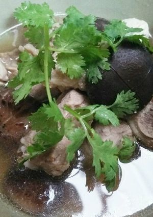 รูปของ ซี่โครงหมูตุ๋นเห็ดหอม