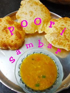 சின்ன வெங்காய சாம்பார் (Chinna vengayam Sambar Recipe in Tamil) செய்முறை முக்கிய புகைப்படம்