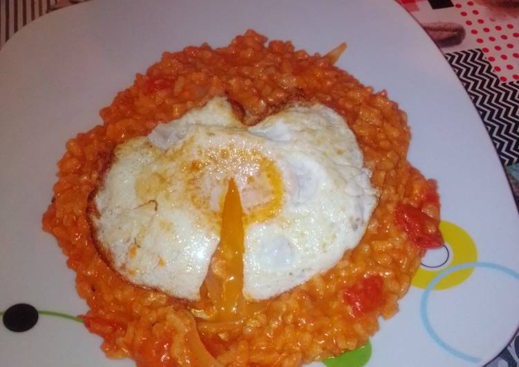 Arroz en salsa de tomate y sobrasada