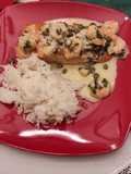 Salmón con salsa de camarones y alcaparras