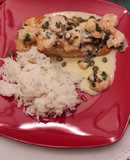 Salmón con salsa de camarones y alcaparras