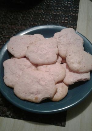 Una foto de Galletas sin gluten de leche condensada y almidón de maíz rosas