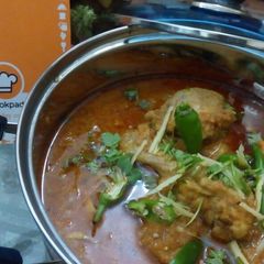 A picture of Chicken gravy.