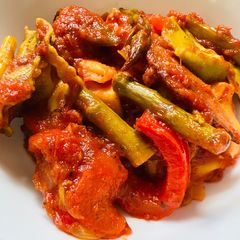 A picture of Bacon with Tortellini and Asparagus.