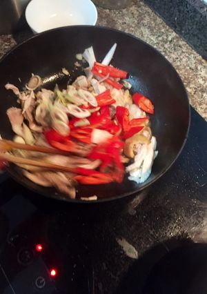 Hình của món Gà xào sả ớt.