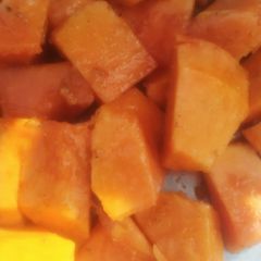 A picture of Papaya chaat.