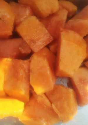 A picture of Papaya chaat.