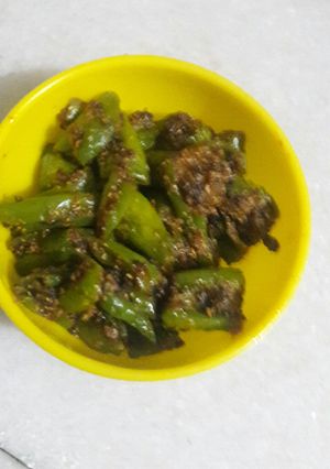 A picture of Instant chatpati green chilly pickle.