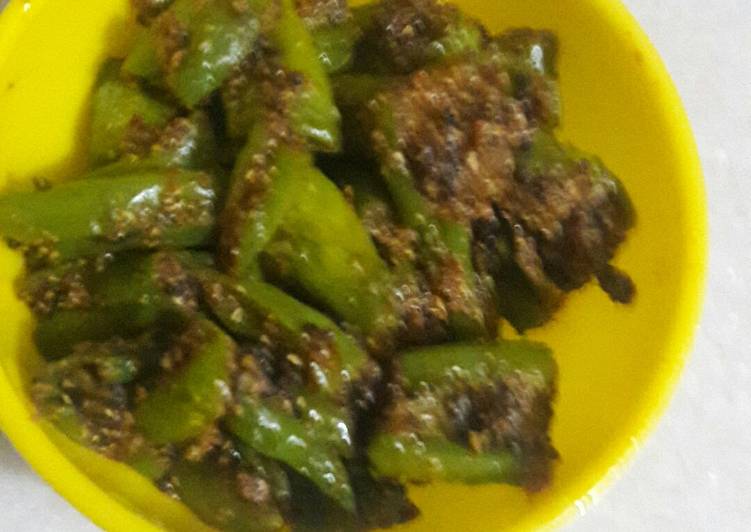 Instant chatpati green chilly pickle