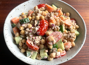 A picture of Chickpeas & Tuna Mayo Salad.