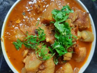 Beshta erkakning yosh qizi bor