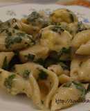 Pasta in Spinach and Cream Sauce