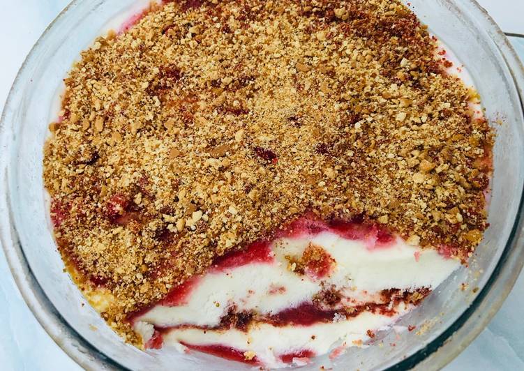Cara Gampang Menyiapkan Strawberry Cheese Cake Ice Cream yang Menggugah Selera