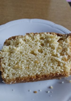 Una foto de Budín de claras de limón