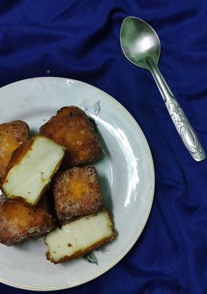 A picture of Fried milk / Leche frita.