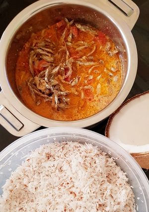 A picture of Omena in coconut juice.
