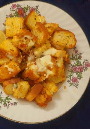 চীজ ব্রেড উপমা(Cheese bread upma recipe in bengali) রেসিপির প্রধান ছবি