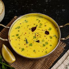 A picture of Lemon kadhi.