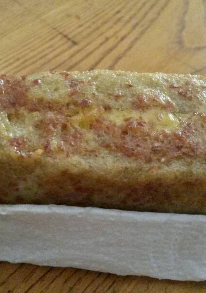 Una foto de Emparedado rebozado de jamón serrano con pan de plátano