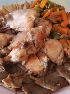 Una foto de Pollo al doble de ajo con setas