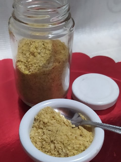 Una foto de Queso Rallado Con Semillas de Cabutia Vegano