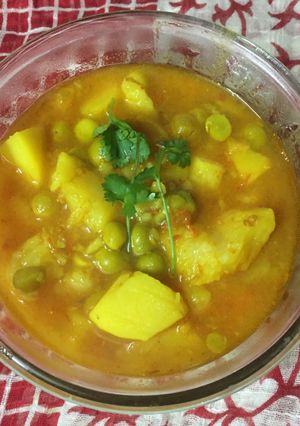 A picture of Aloo mutter ki sabji.