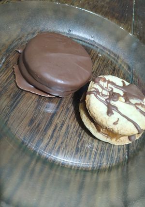 Una foto de Alfajores de Chocolate fáciles
