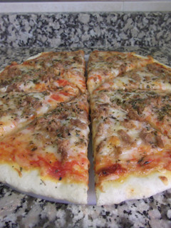 Una foto de Pizza de atún