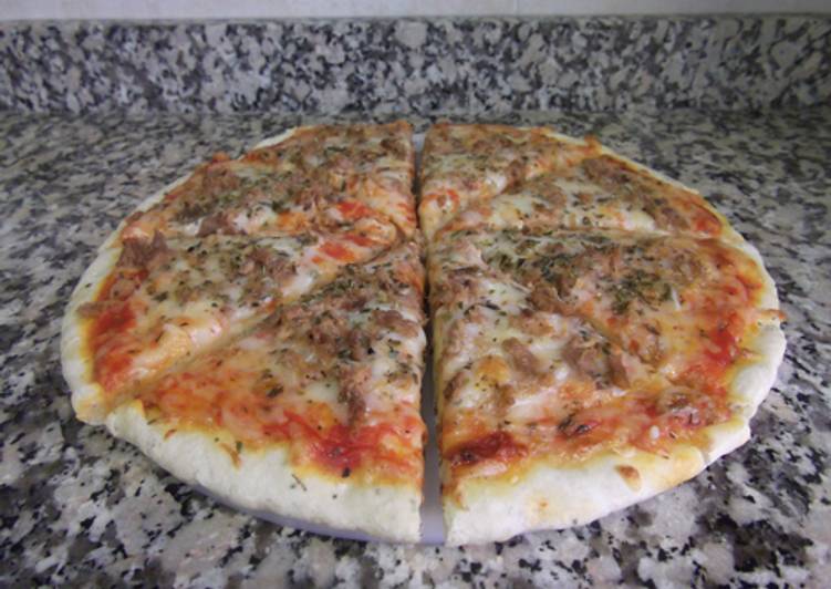 Pizza de atún