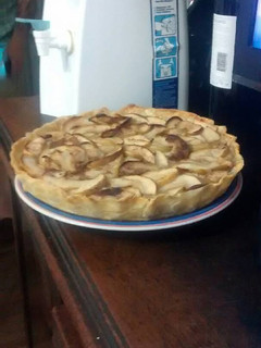 Una foto de Tarta de manzana y crema pastelera sin huevo