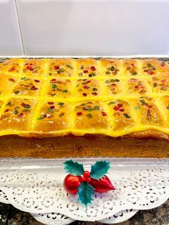 Una foto de Pastel de Navidad relleno con crema