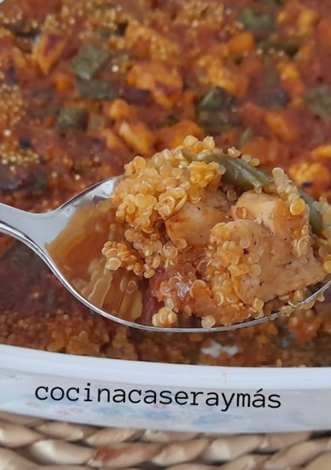 Una foto de Pollo con quinoa y verdura