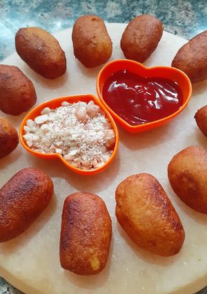A picture of Jhatpat crunchy rolls.