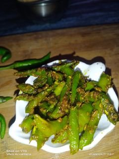 हरी मिर्च का अचार (hari mirch ka achar recipe in Hindi) रेसिपी मुख्य फोटो