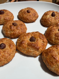 Una foto de Snacks de queso para compartir, son saludables hechas al horno!