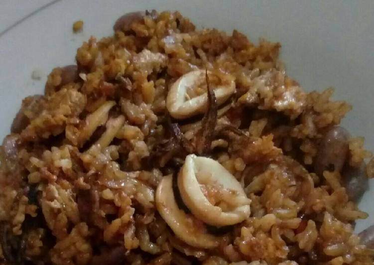 Langkah Mudah Menyiapkan Nasi goreng cumi kacang merah Lezat
