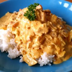 A picture of Yellow tuna curry.
