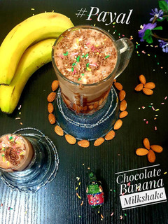चॉकलेट बनाना मिल्क शेक (chocolate banana milk shake recipe in hindi) रेसिपी मुख्य फोटो