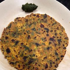 Methi thepla A picture of Methi thepla.