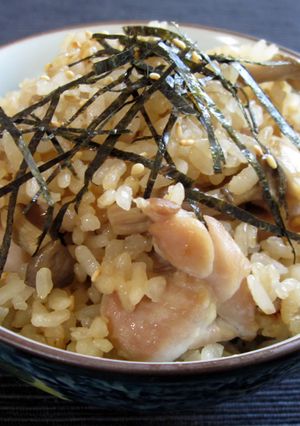 A picture of Chicken & Shimeji Takikomi Gohan.