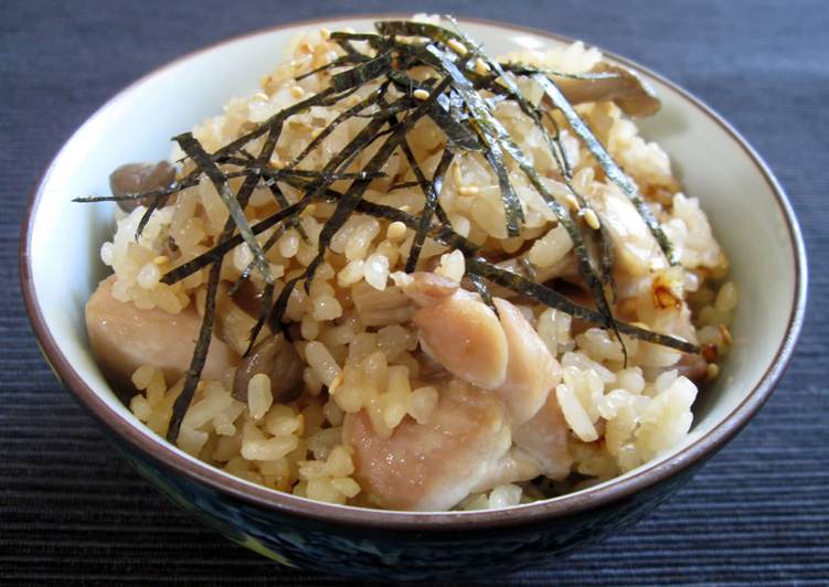 Recipe of Any-night-of-the-week Chicken &amp; Shimeji Takikomi Gohan