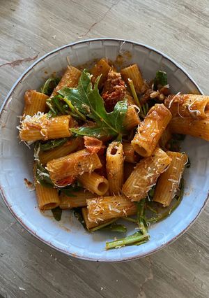 A picture of Rocket sundried tomato rigatoni.