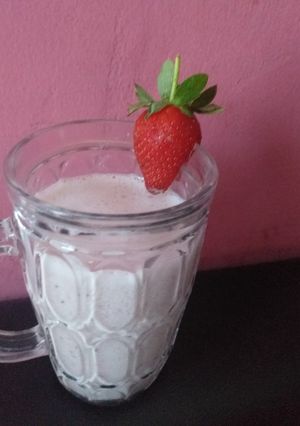 Foto resep Smoothie strawberry 🥰 ala mamifatih