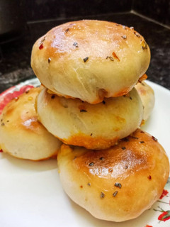 A picture of Pizza Bombs.