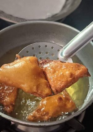 A picture of Bread ky Pakory 😋😋.