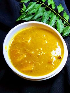 কুমড়ো দিয়ে মুসুর ডাল (kumro diye masoor dal recipe in bengali) রেসিপির প্রধান ছবি