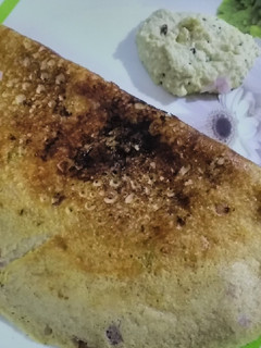 பருப்பு வகைகள் மற்றும் கம்பு ஆனியன் ஊத்தாப்பம் தோசை செய்முறை முக்கிய புகைப்படம்